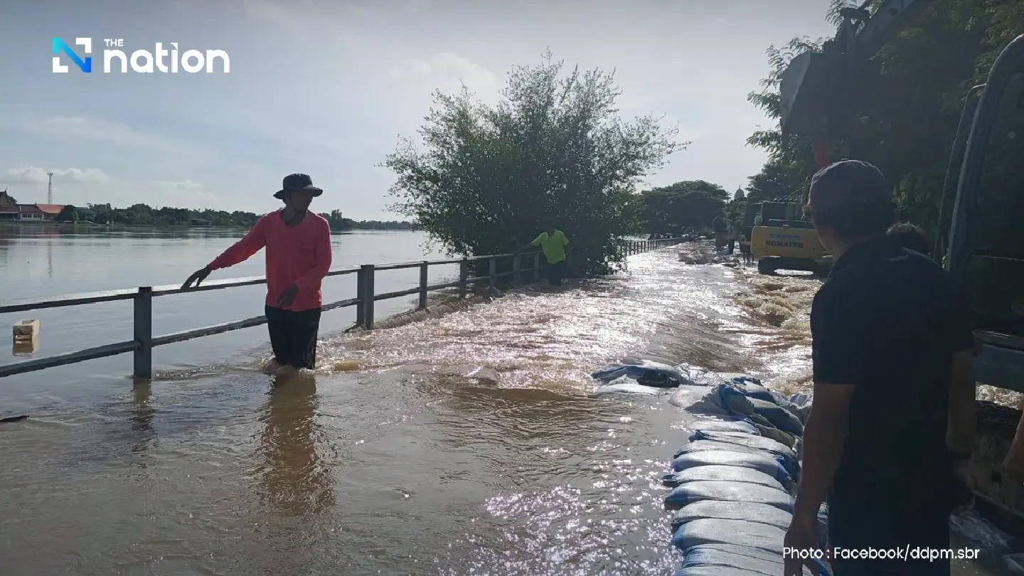 Severe flooding in Sing Buri as riverbanks collapse, evacuation ordered