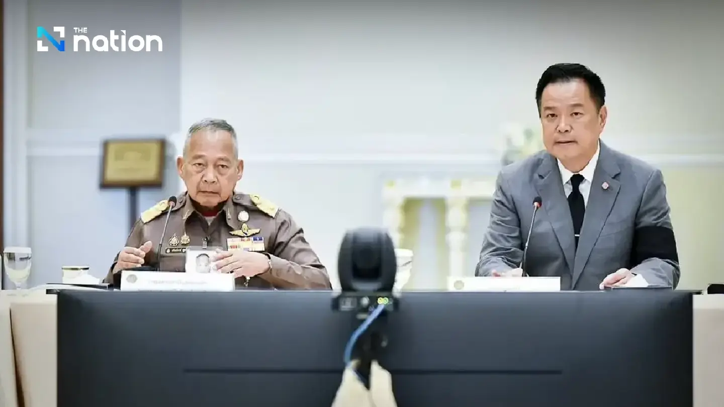 King’s private secretary conveys His Majesty’s concern as PM leads southern flood-response meeting