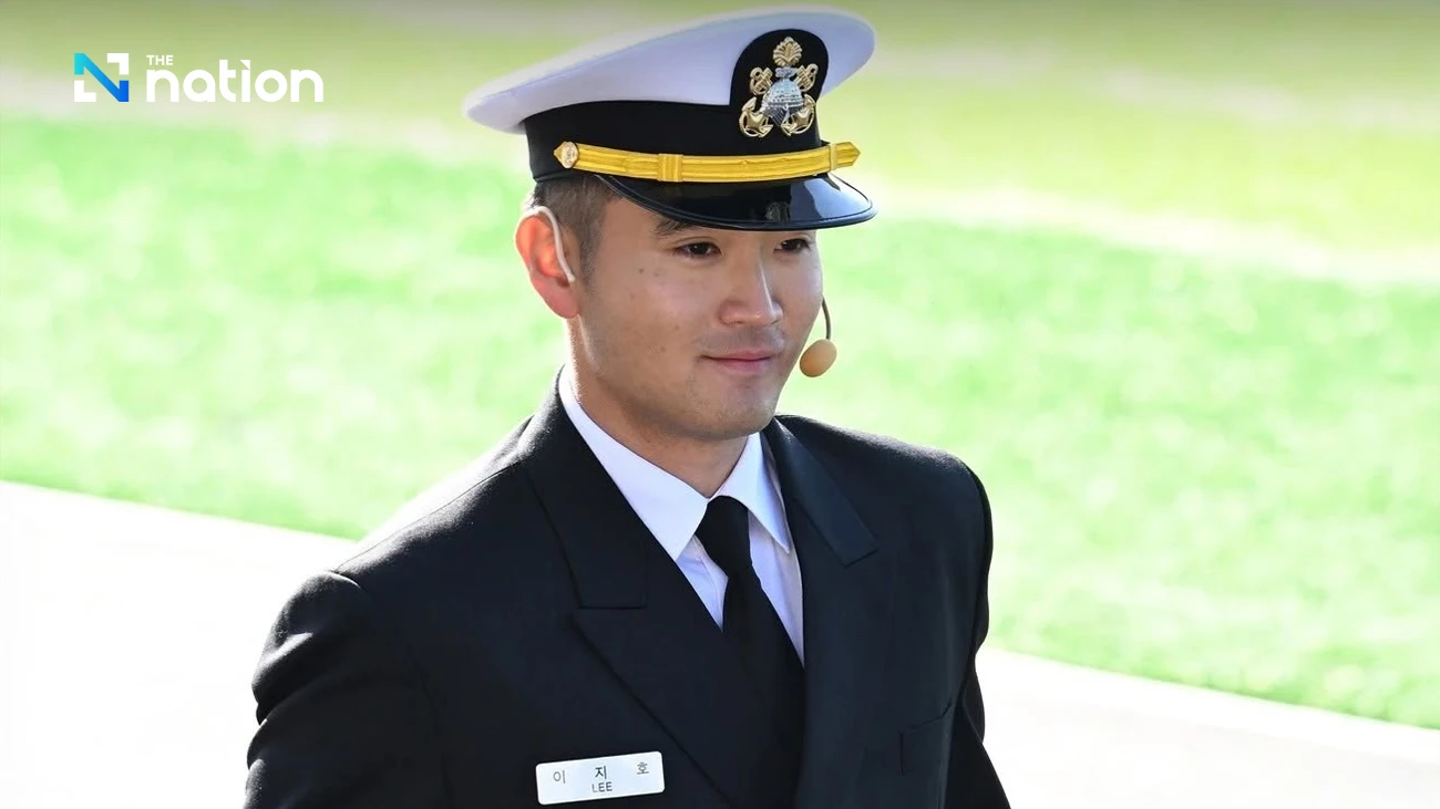 Samsung founding family in rare appearance as Lee's son joins Navy