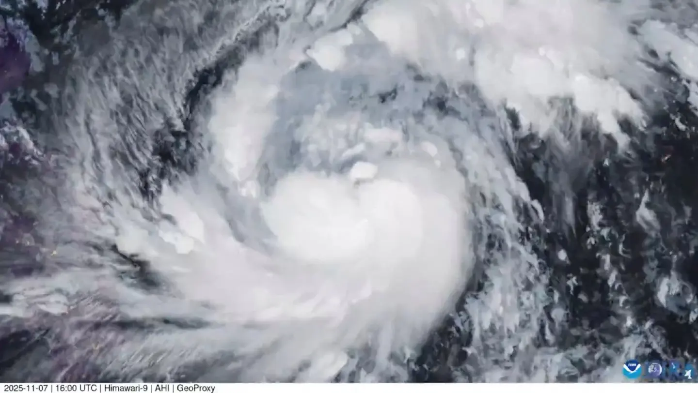 Over 100,000 evacuated in Philippines as Super Typhoon Fung-Wong nears landfall Over 100,000 evacuated in Philippines as Super Typhoon Fung-Wong nears landfall
