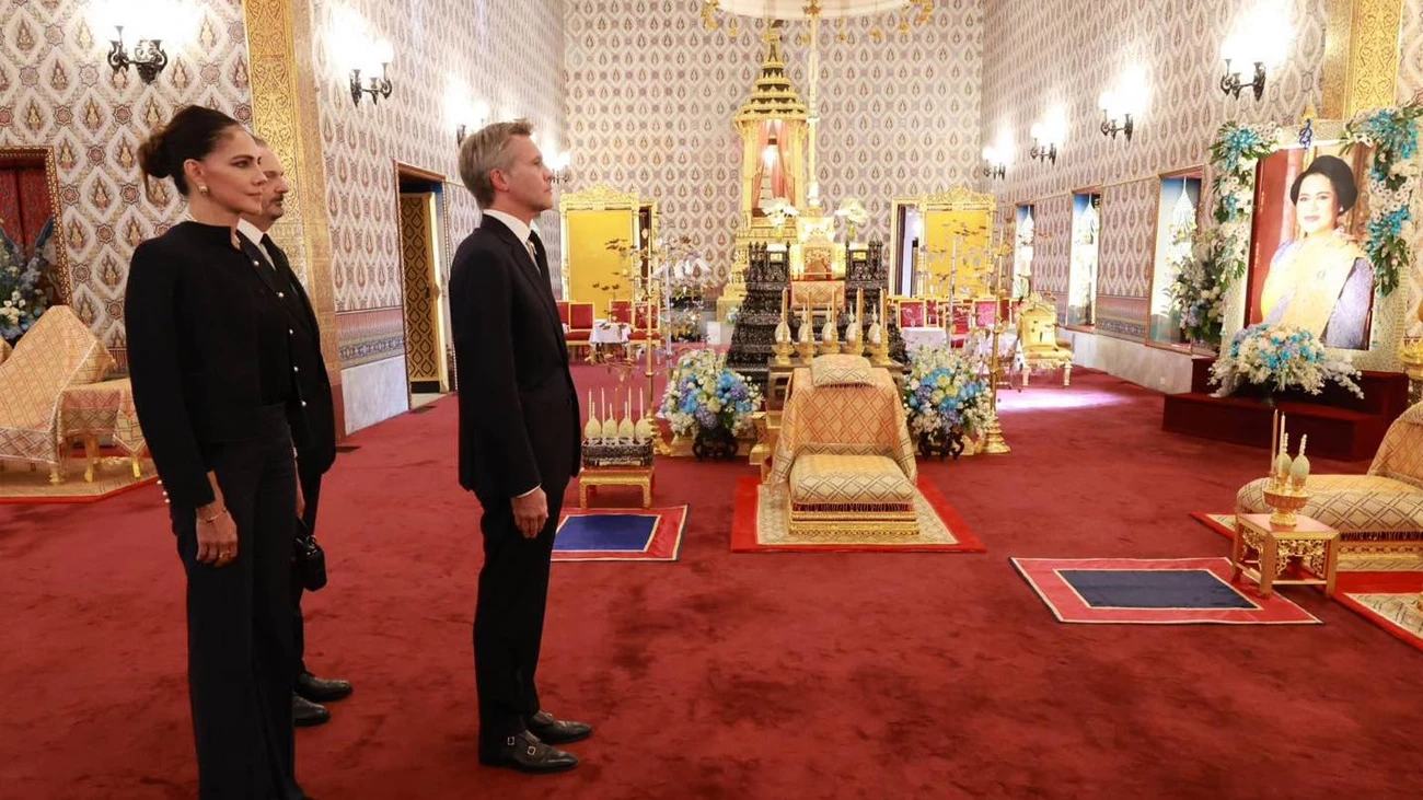 Prince of Venice pays tribute to Her Majesty Queen Sirikit at Dusit Palace