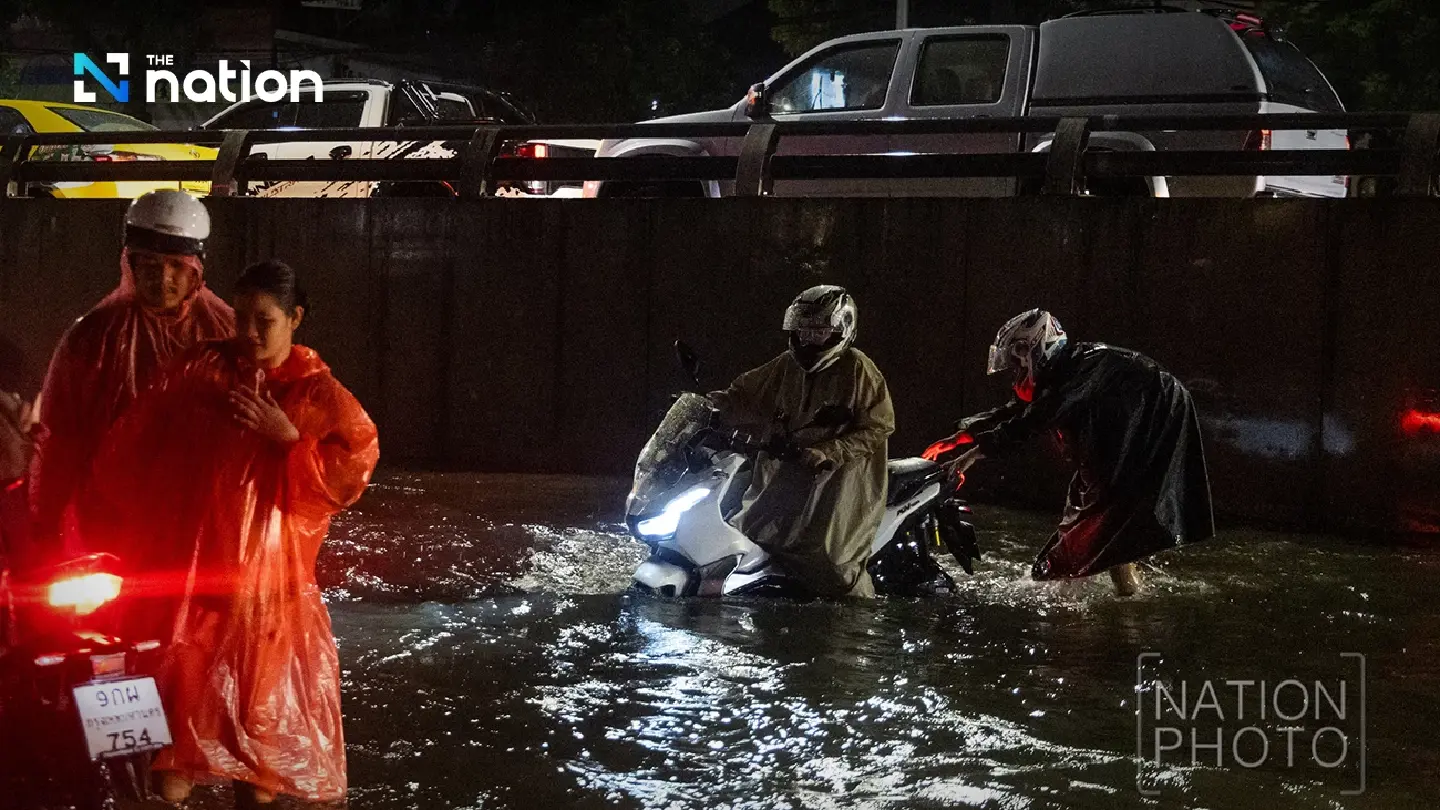 Bangkok flooding: heavy rain exceeds city drainage capacity of 60mm
