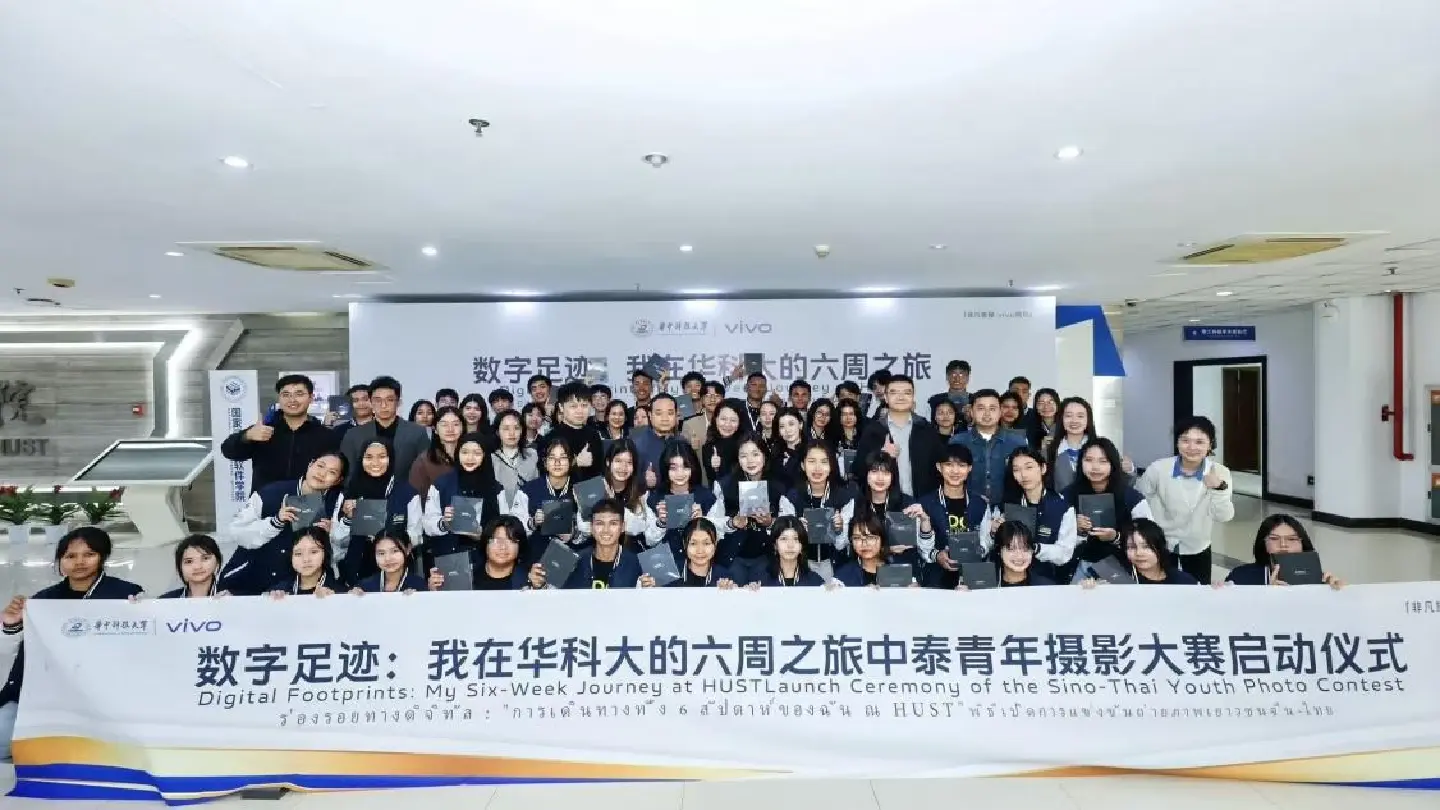 Thai students document Wuhan life in photo contest