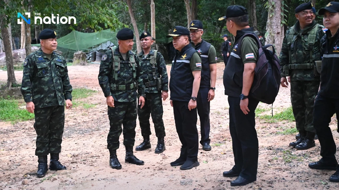 Defence Minister visits Thai-Cambodian border in Si Sa Ket to boost troop morale