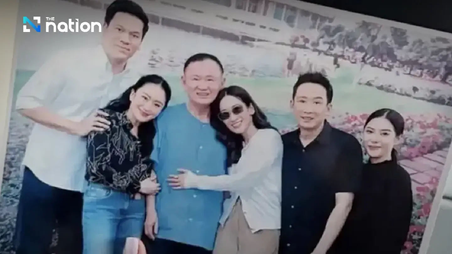 Corrections Dept says Thaksin family photo taken by prison officials Corrections Dept says Thaksin family photo taken by prison officials