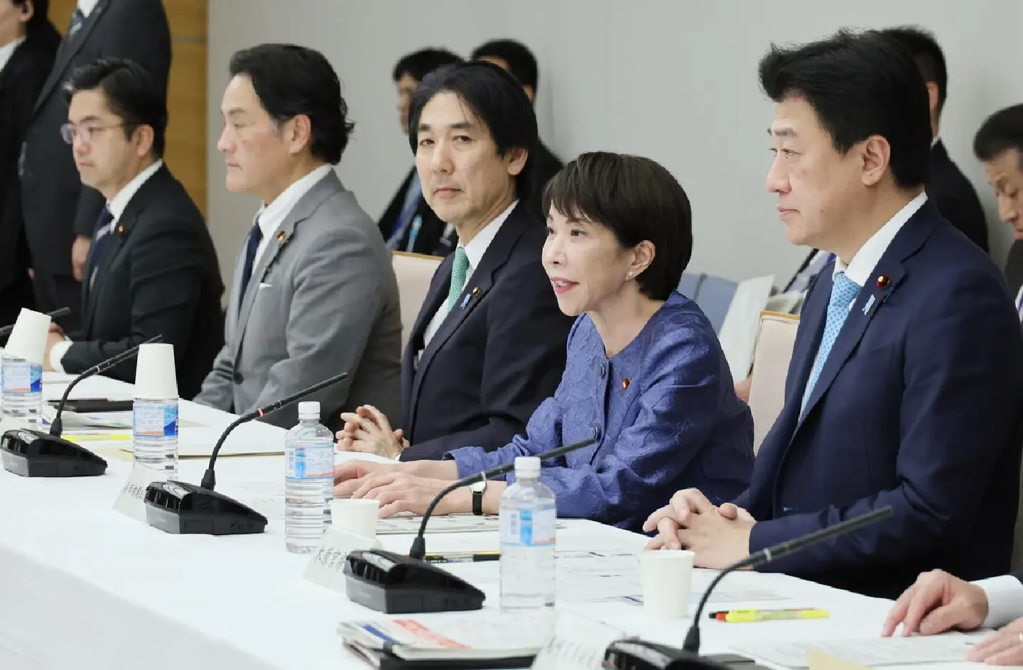 Japan govt begins talks on easing of work hour regulations