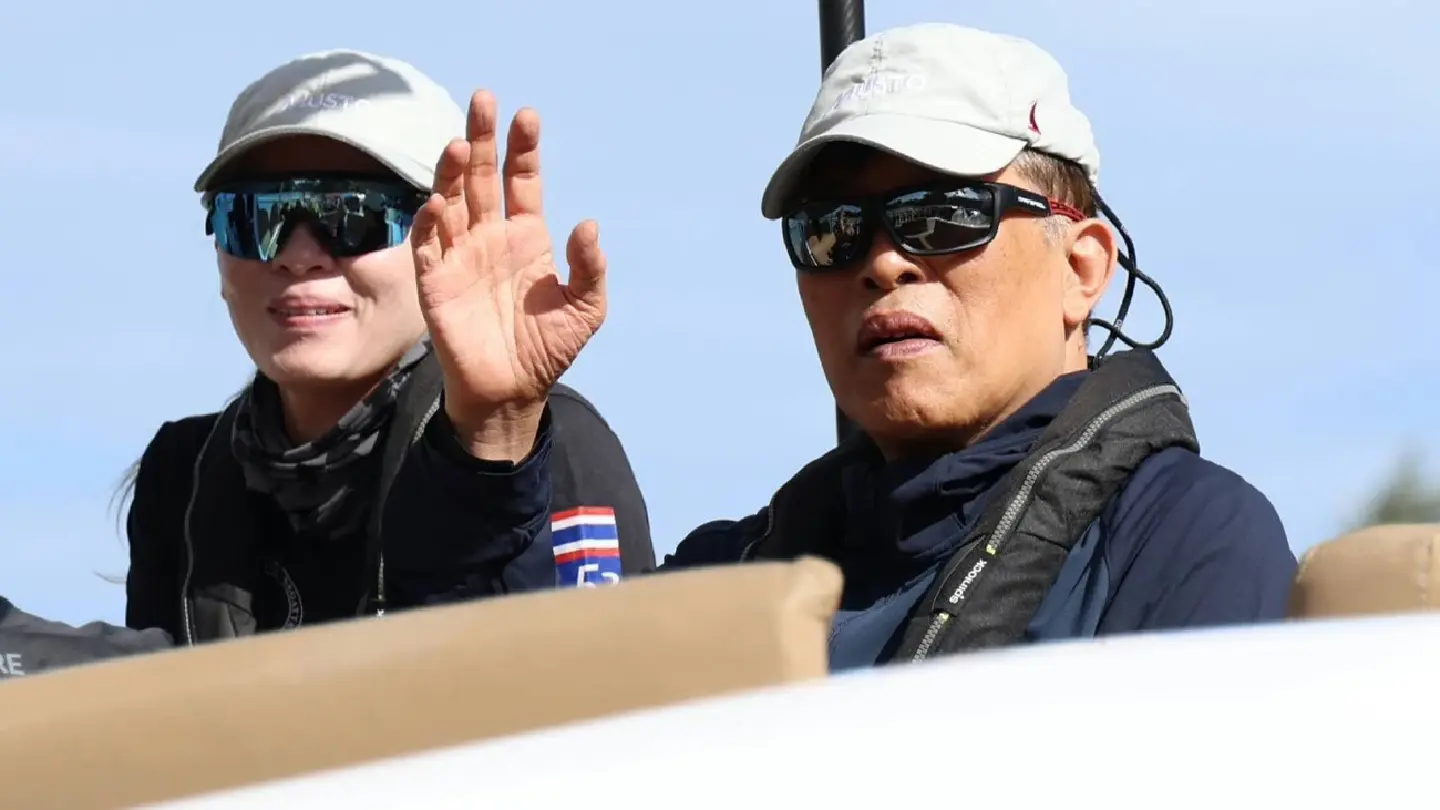 Their Majesties The King and Queen graciously present awards for the ‘Phuket King’s Cup Regatta’ Their Majesties The King and Queen graciously present awards for the ‘Phuket King’s Cup Regatta’