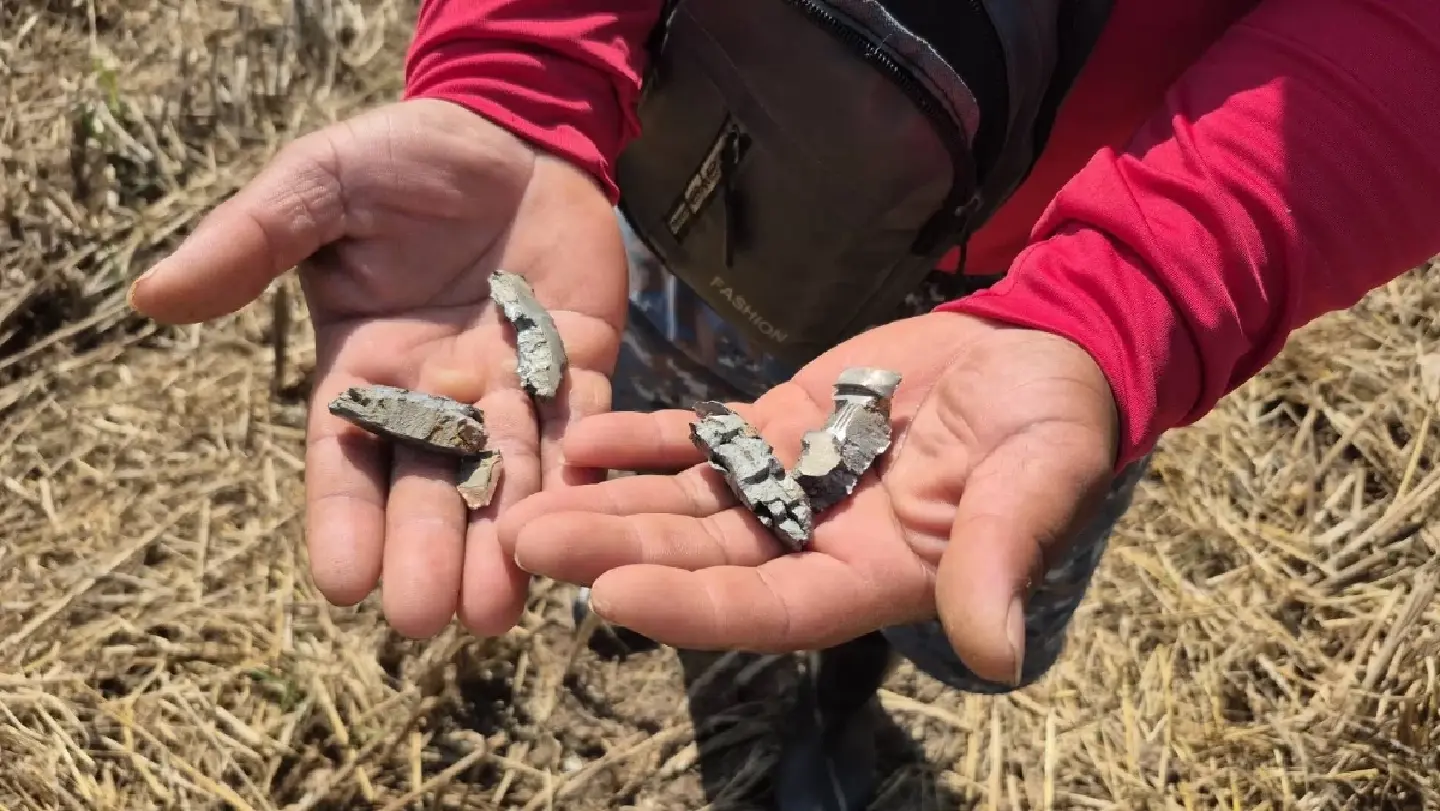 Five BM-21 rockets land in Buri Ram village, frightened woman passes out