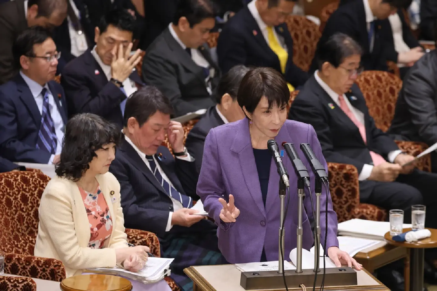 Japan to set minimum wage target next summer: Takaichi