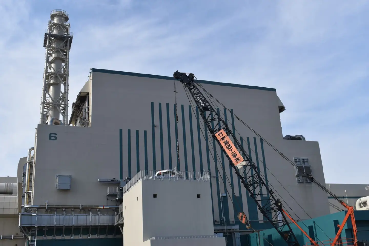 TEPCO stresses safety at Kashiwazaki-Kariwa reactor in press tour