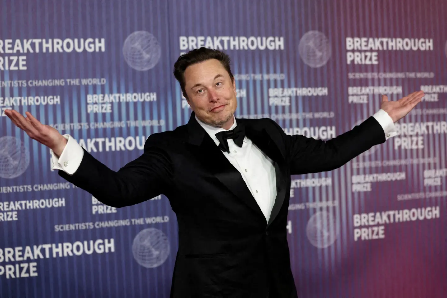 Elon Musk becomes first person worth $700 billion following pay package ruling