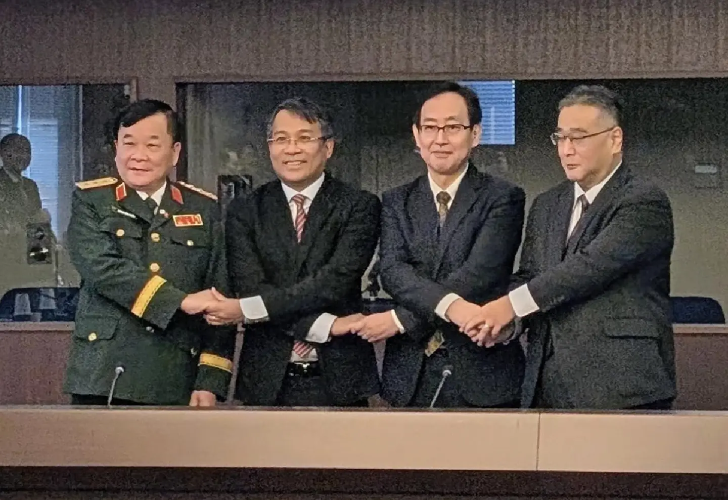 Japan, Vietnam vow to deepen security cooperation