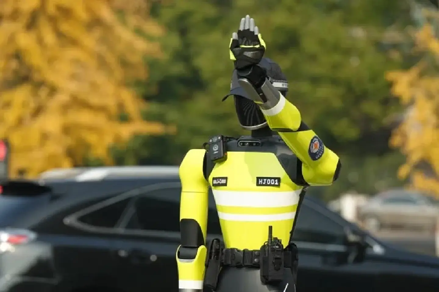 Hangzhou debuts first AI traffic officer Hangzhou debuts first AI traffic officer