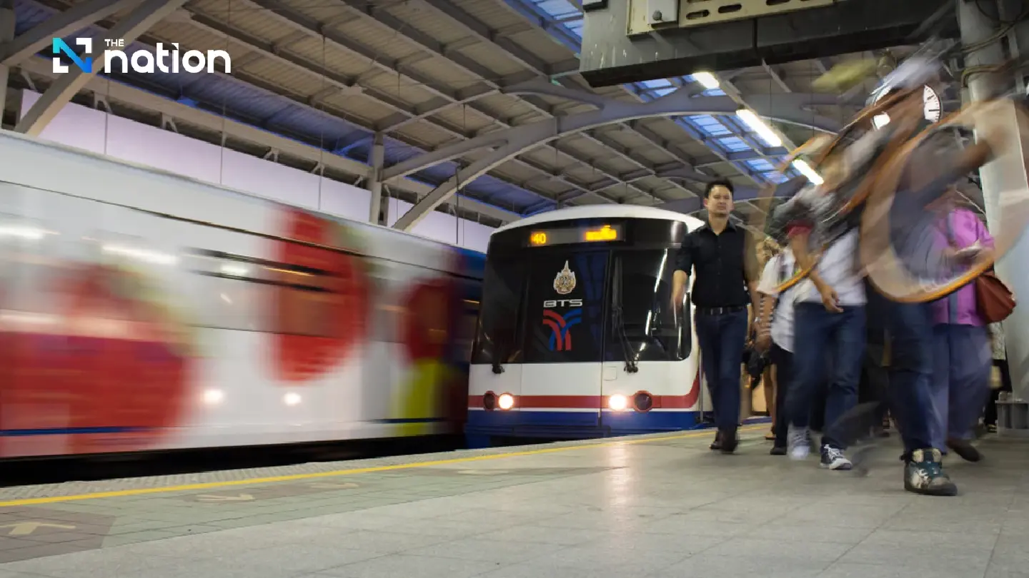 Bangkok transit runs late to 2am for New Year’s Eve Bangkok transit runs late to 2am for New Year’s Eve