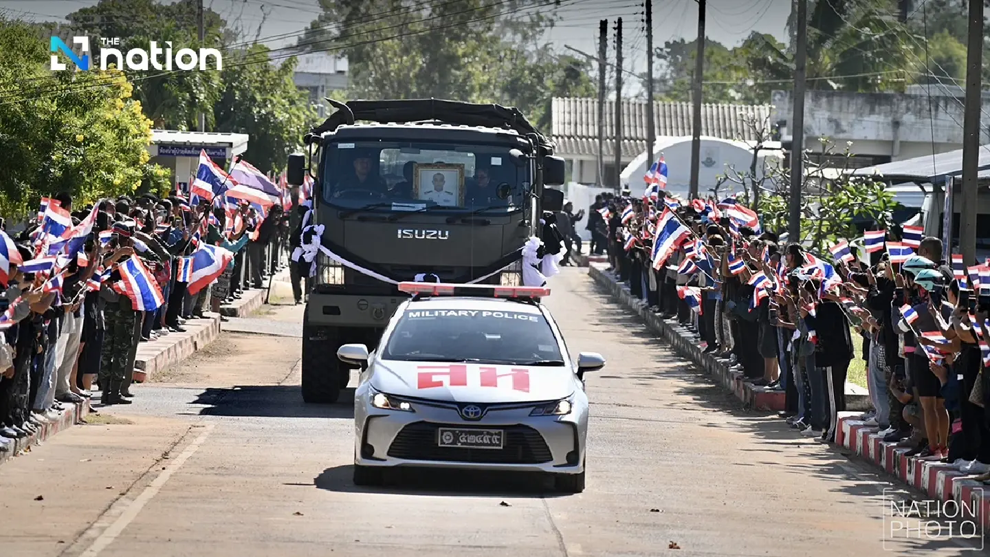 Thousands in Surin line up to bid farewell to two fallen soldiers Thousands in Surin line up to bid farewell to two fallen soldiers
