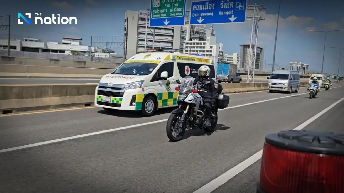 Traffic Police clear expressway to transport injured soldier to Phramongkutklao hospital