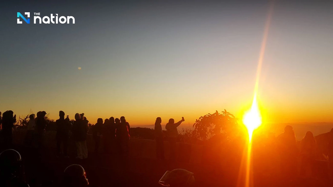 Doi Inthanon sees decline temperatures, attracting 6,000 tourists