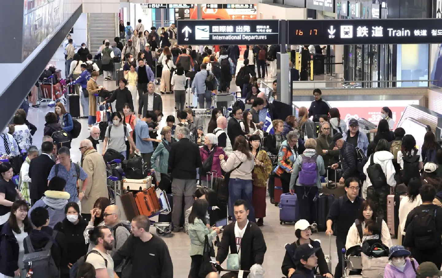 1 M. Japanese estimated to travel abroad during New Year holidays