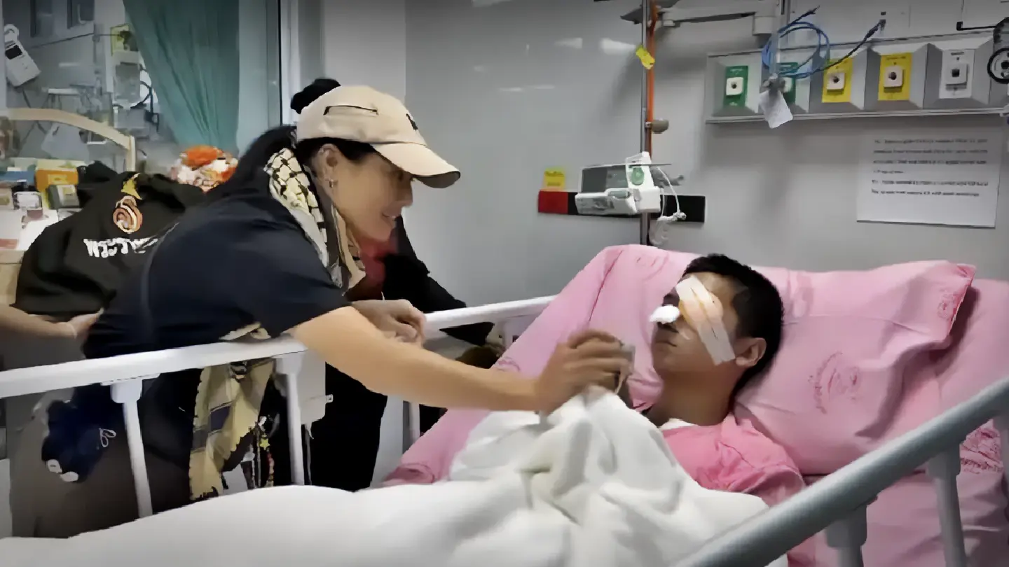 HRH Princess Sirivannavari Nariratana Rajakanya visits injured soldiers in Ubon Ratchathani