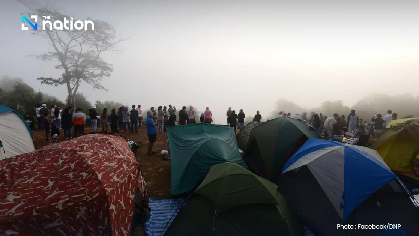Cold air blankets upper Thailand; heavy rain and rough seas in the lower south