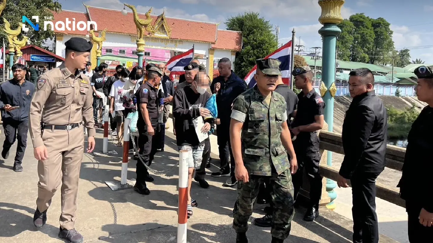 Cambodia returns 162 Thais via Ban Laem border checkpoint Cambodia returns 162 Thais via Ban Laem border checkpoint