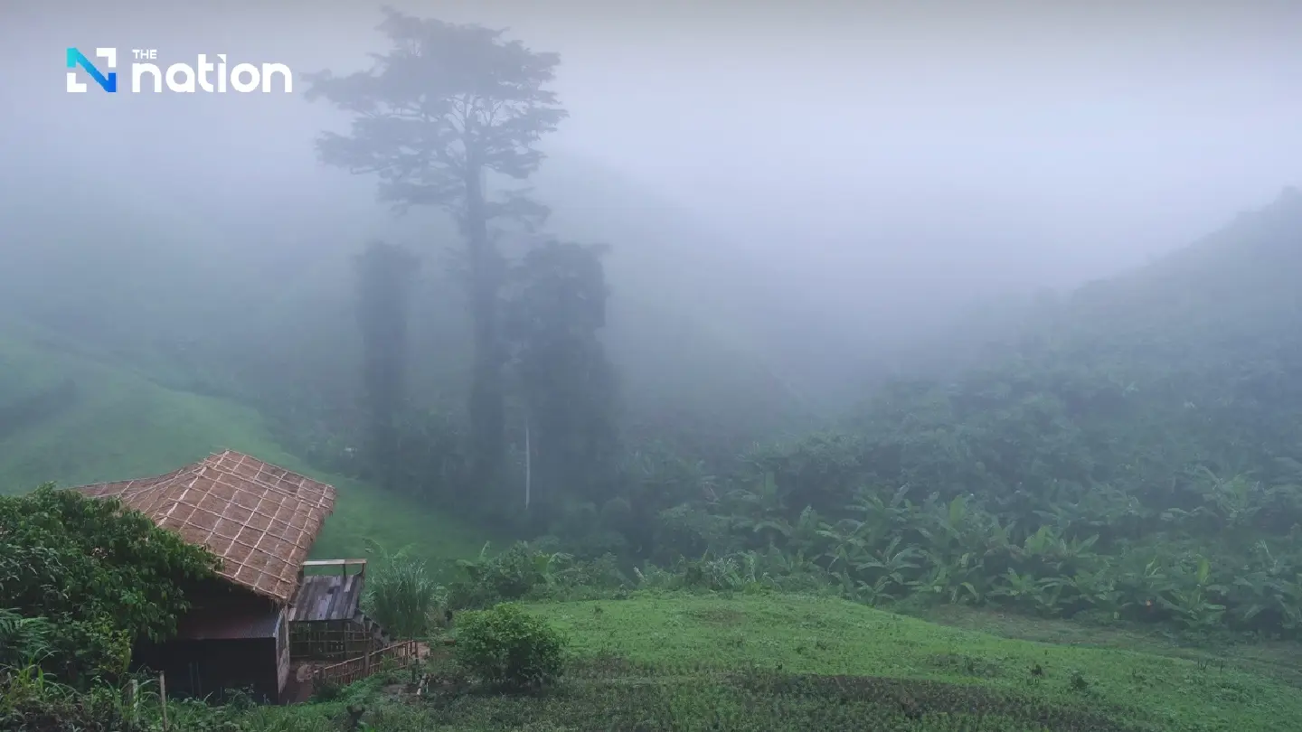 Bangkok and vicinity cool with light mist; upper Thailand still cool to cold