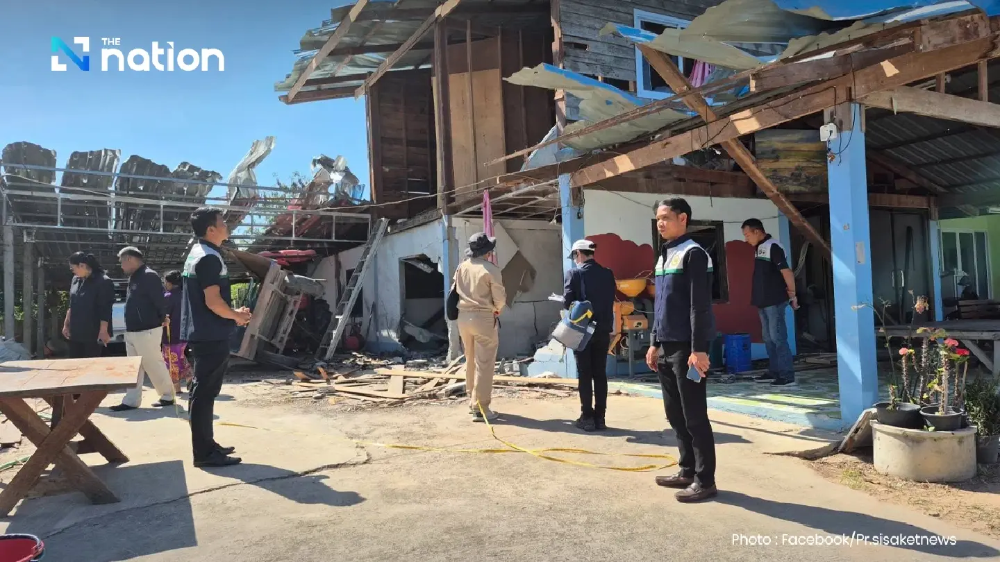 Si Sa Ket inspects border clash damage: 247 homes hit Si Sa Ket inspects border clash damage: 247 homes hit