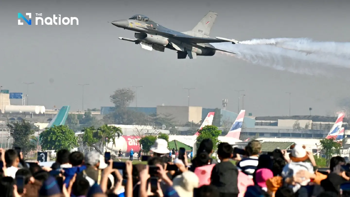 Crowds top 100,000 at RTAF Children’s Day air show