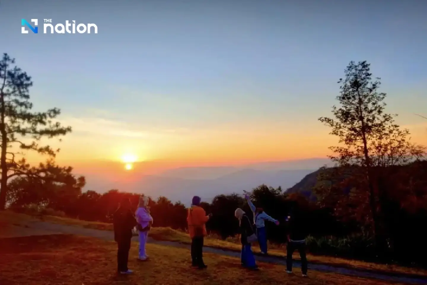 Phu Ruea chills to 7°C as tourists chase sunrise and mist