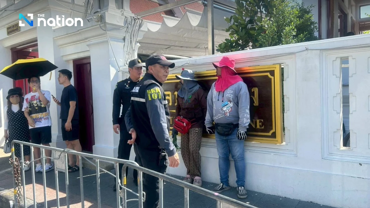 Bangkok Security Forces Crack Down on Aggressive Flower Scams at City Pillar Shrine