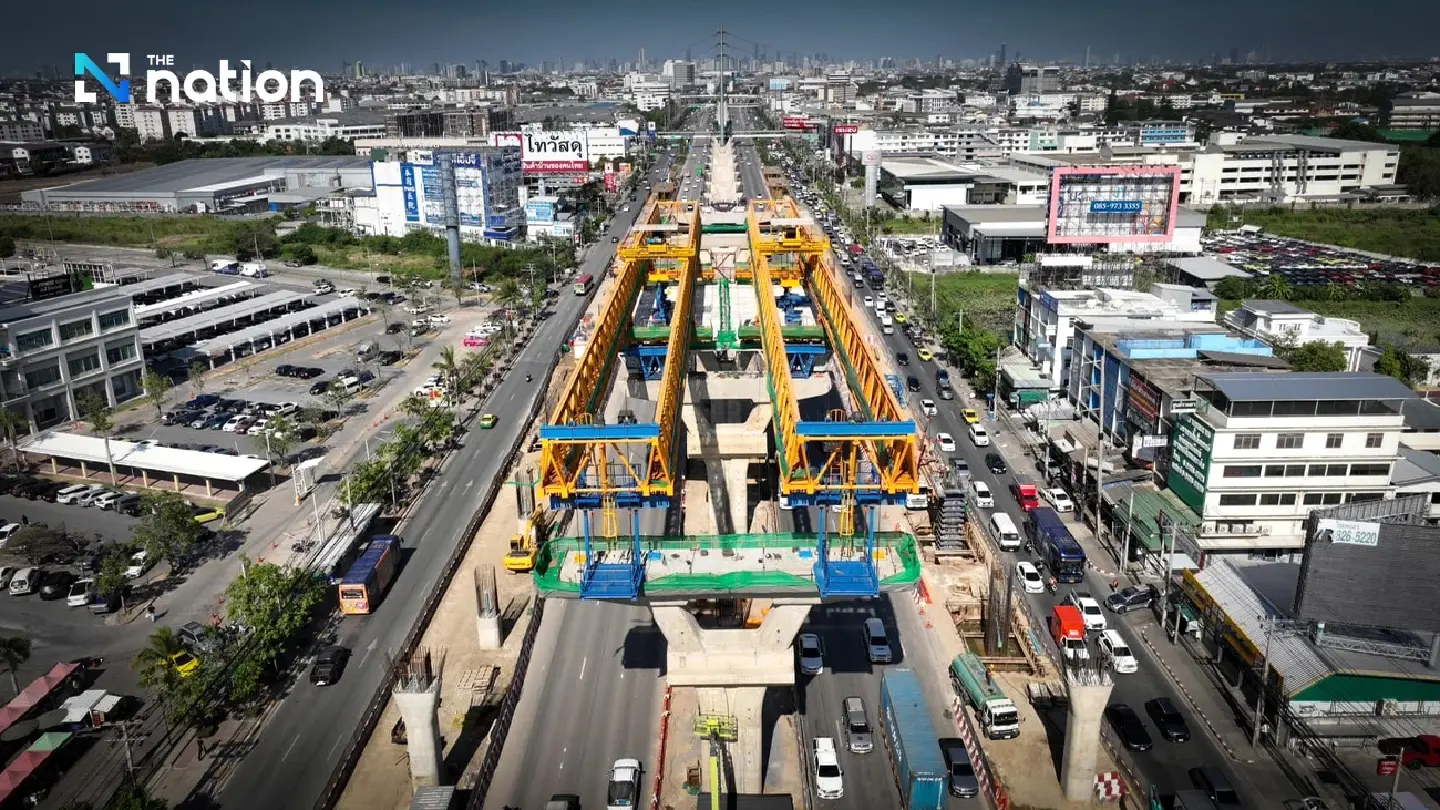 Highways Dept closes Rama II main road for 60 days following crane collapse, prepares to terminate contract