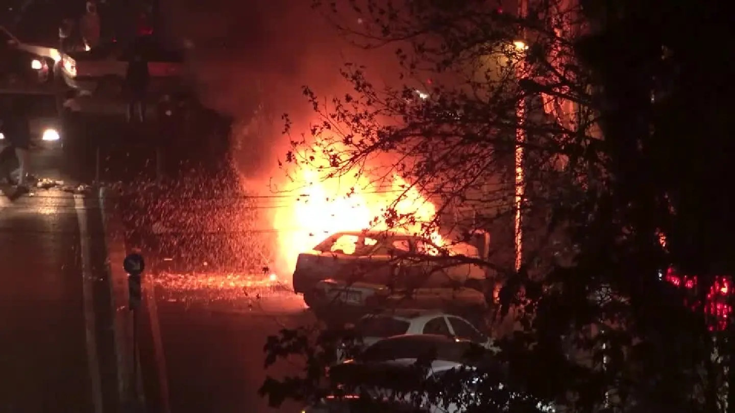 Death toll exceeds 2,000 as Trump supports Iranian protests