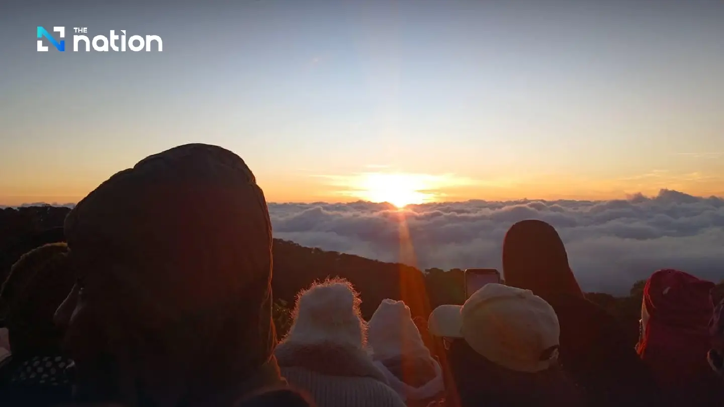 Upper Thailand stays cold; Bangkok shrouded in morning fog with rain possible