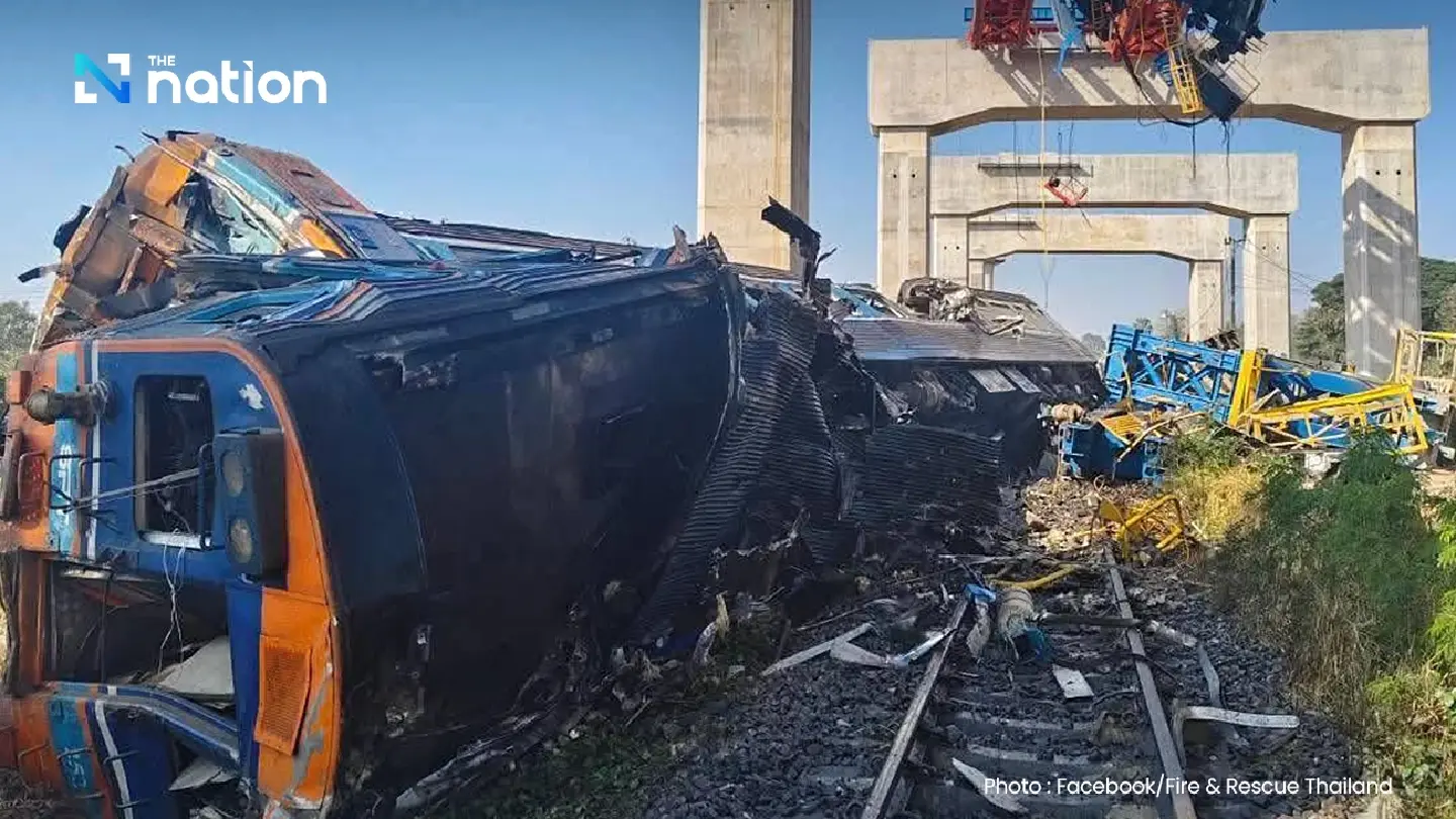 Crane falls onto tracks, causing deadly train crash in Nakhon Ratchasima, 40+ injured Crane falls onto tracks, causing deadly train crash in Nakhon Ratchasima, 40+ injured