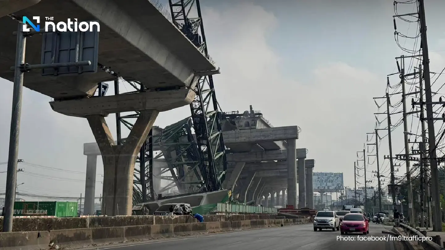 Construction crane collapses on Rama 2 Road; one fatality reported