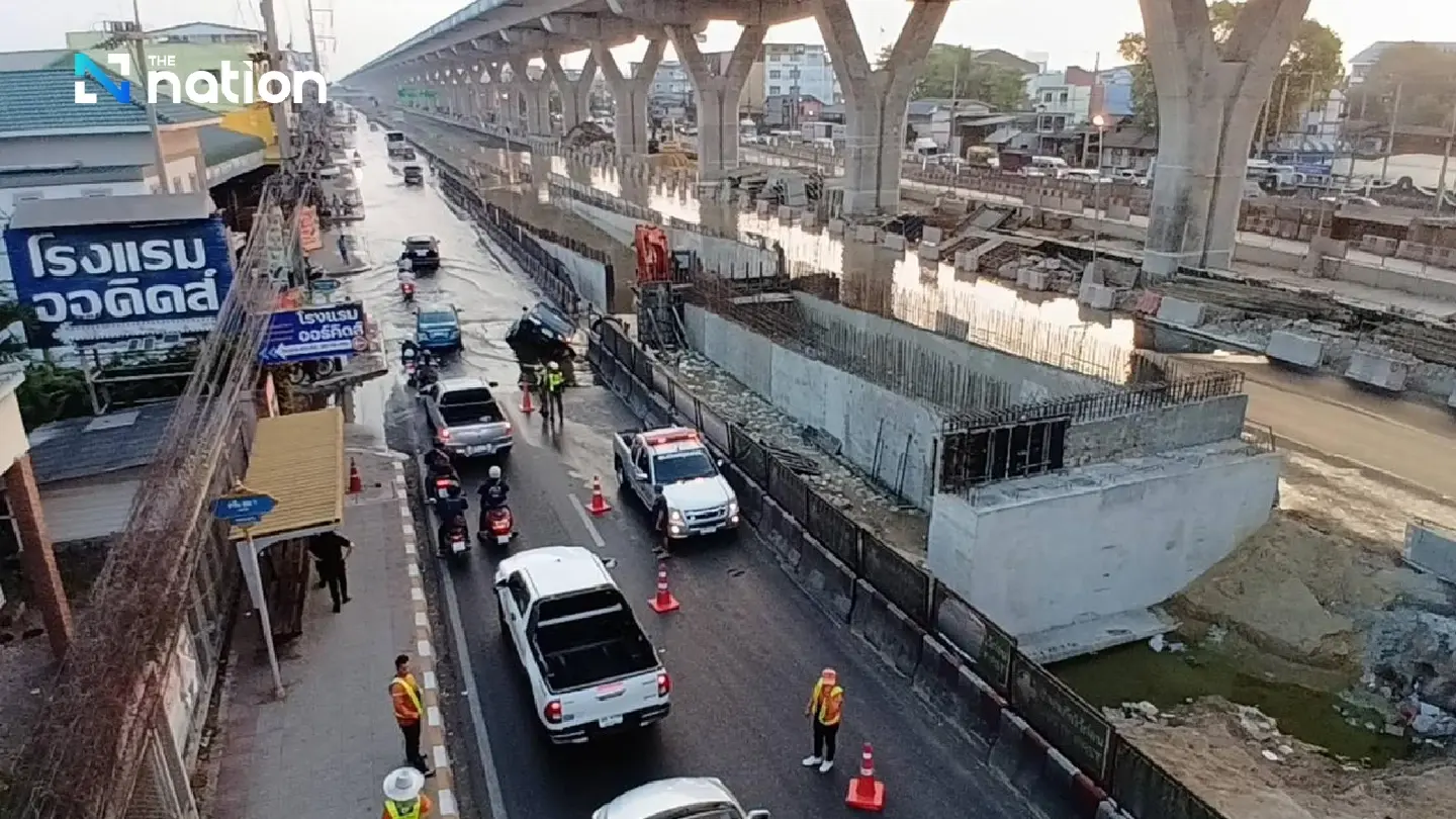 Rama II road collapse triggers emergency in Samut Sakhon; citywide water outage and gridlock