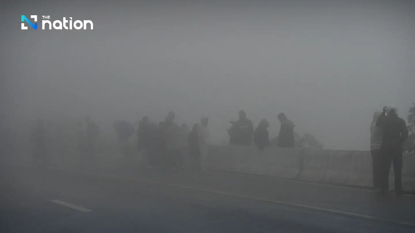 Moderate cold air mass keeps upper Thailand chilly; isolated storms in South