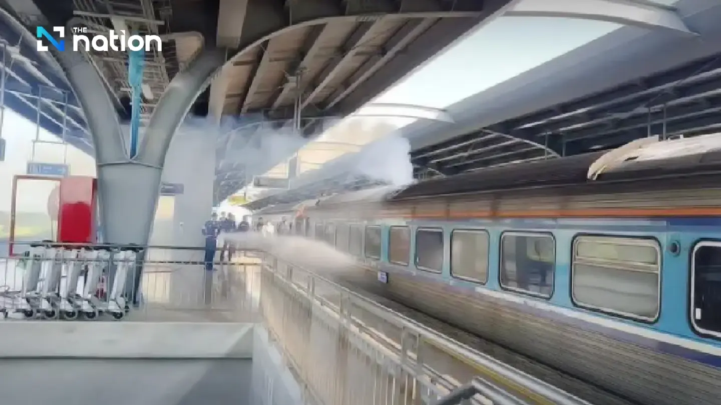 Smoke halts Special Express No.7 to Chiang Mai in Lopburi Smoke halts Special Express No.7 to Chiang Mai in Lopburi