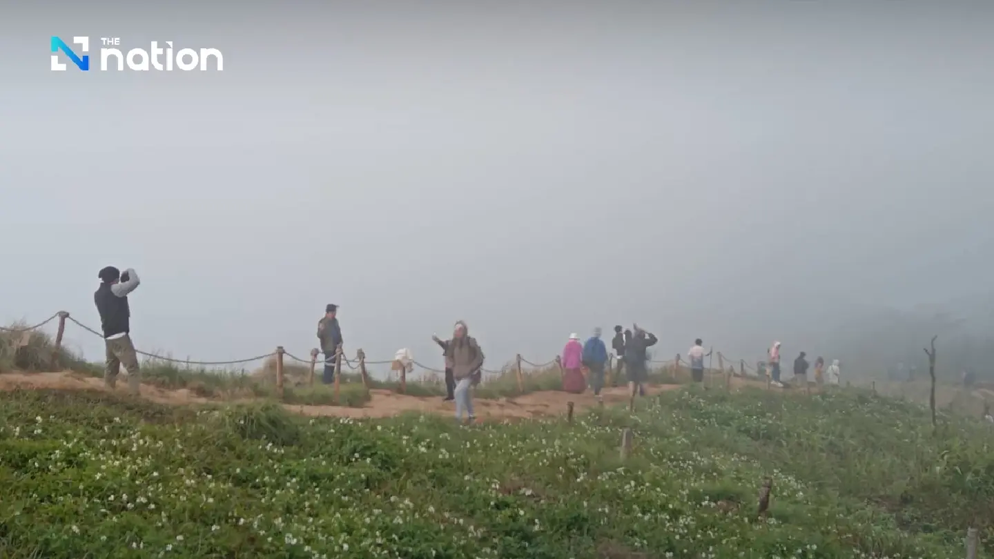 Cool air mass keeps upper Thailand cold; Bangkok partly cloudy