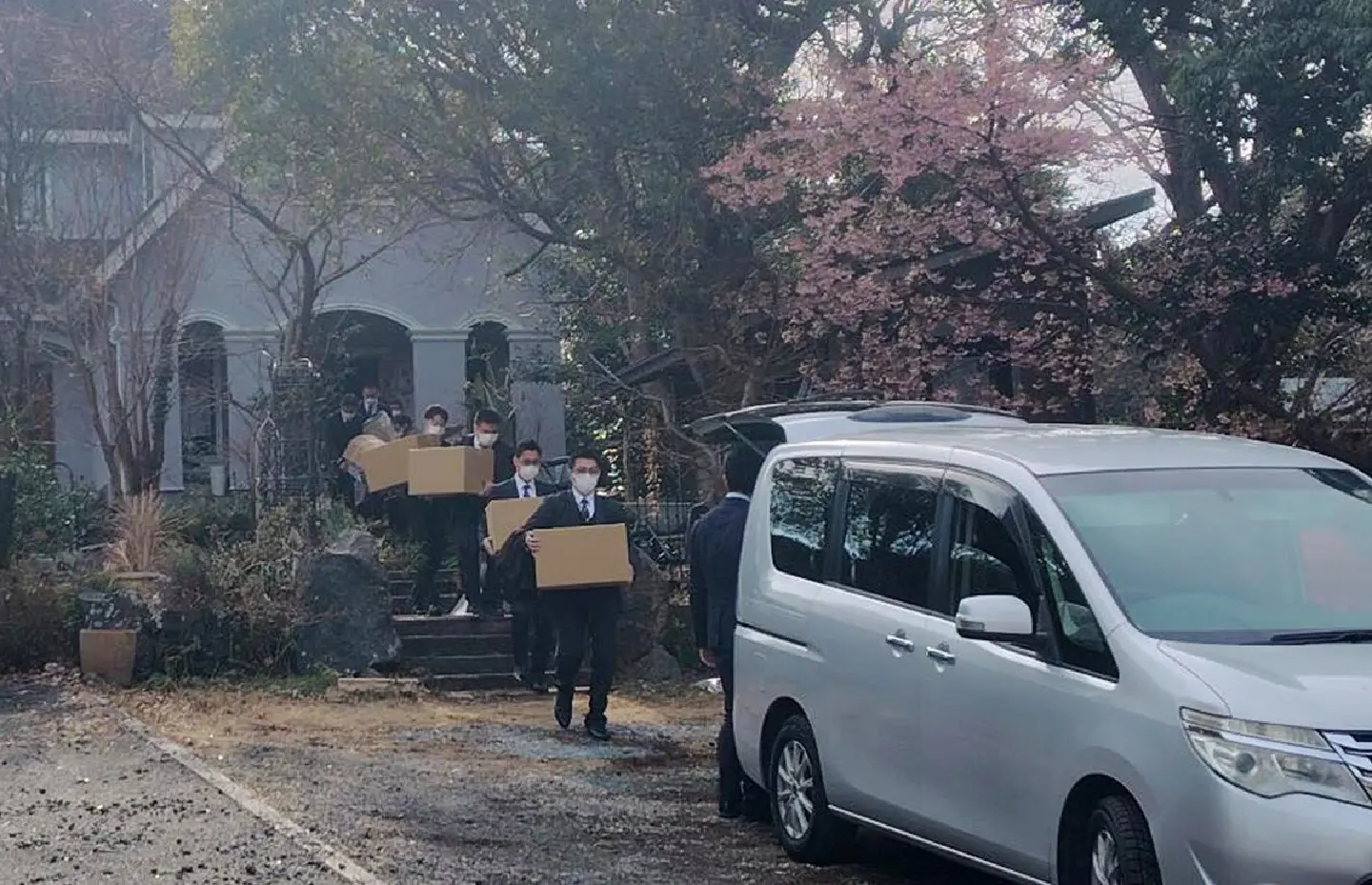 Shizuoka police raid ousted Ito Mayor's home