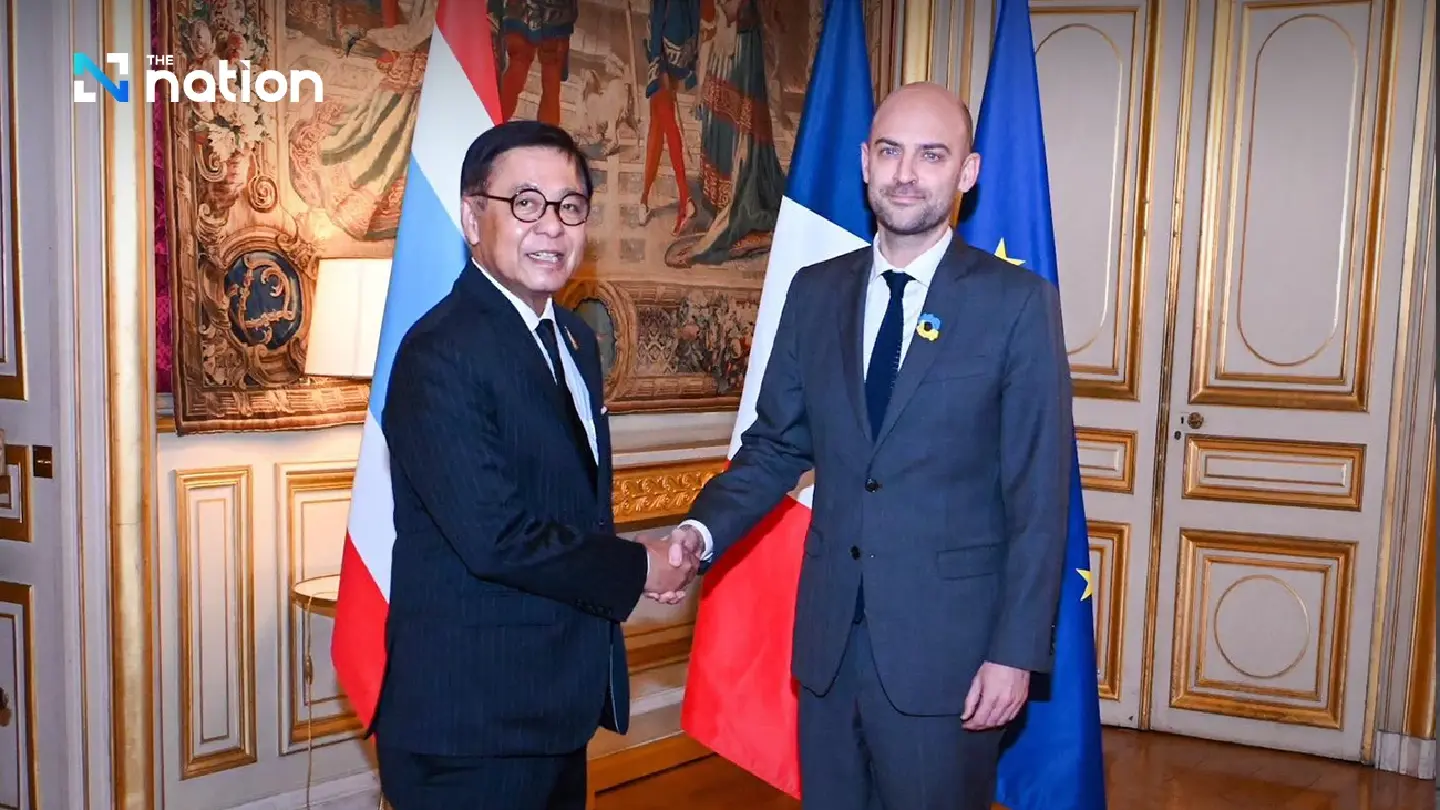 Sihasak briefs French foreign minister on Thai-Cambodian situation during Paris talks