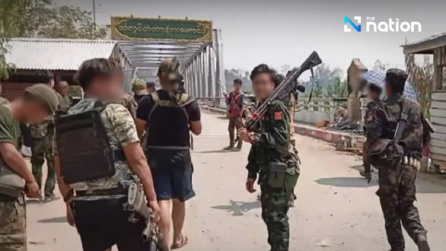 Karenni rebels blow up bridge to block Myanmar troops near Thai border