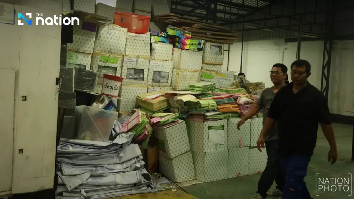 Chonburi ballot boxes moved to Ang Sila warehouse, public mounts overnight watch