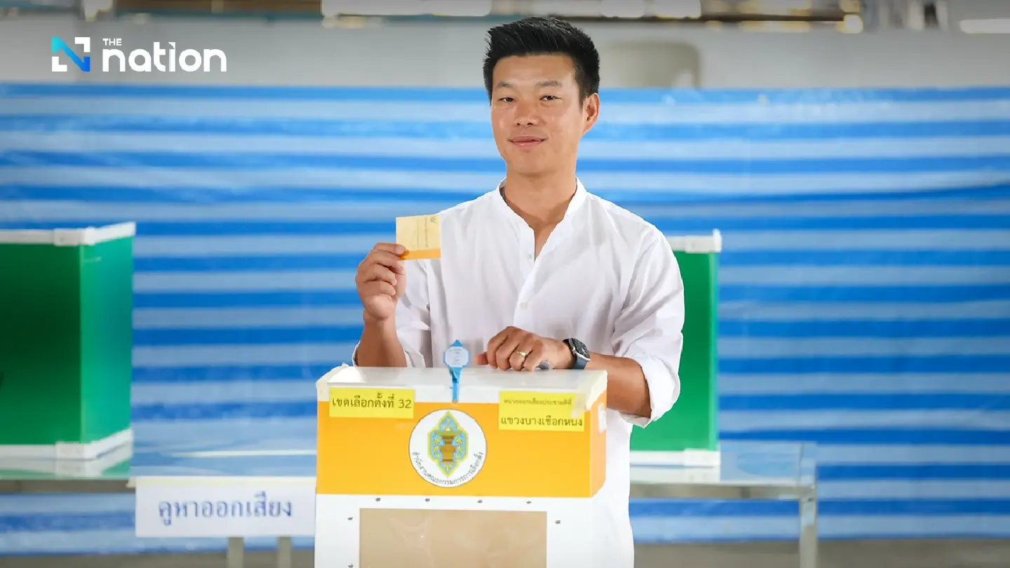 Natthaphong casts ballot in Bangkok, urges voters to show their power Natthaphong casts ballot in Bangkok, urges voters to show their power