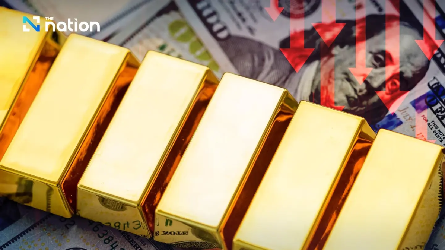Gold slides as investors switch to dollar amid war-driven inflation fears