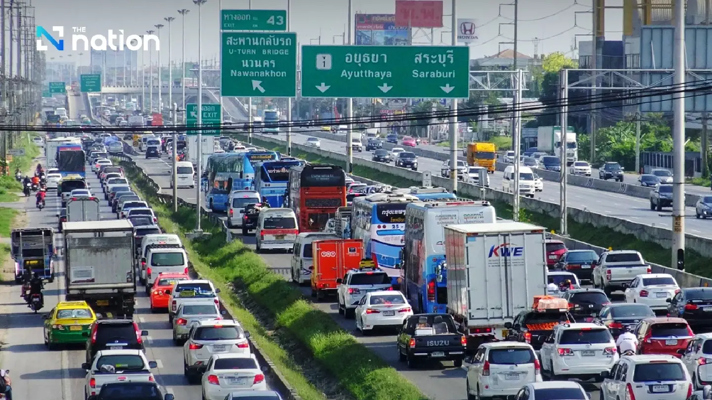 Transport Ministry: No fuel shortage for Songkran; public transport ready, key expressways and motorways free