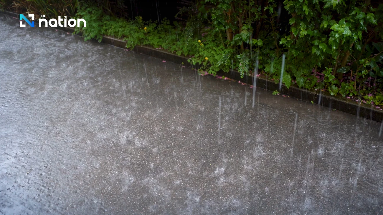 Summer storm lashes Bangkok as North, Northeast brace for hail