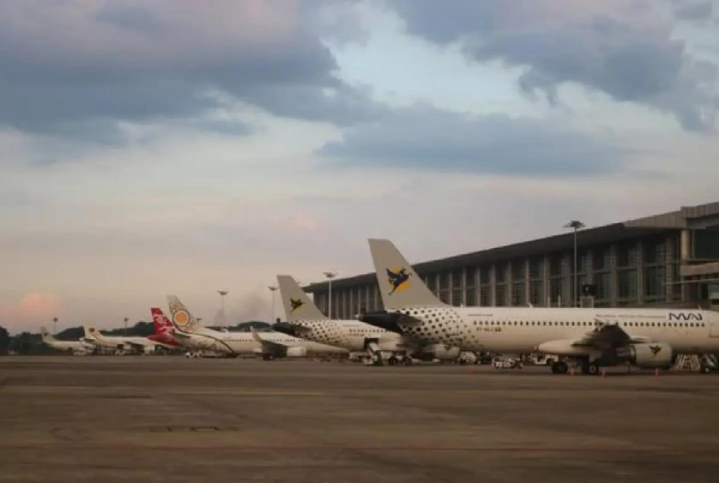 Some airlines in Myanmar suspend domestic flights due to jet fuel shortage