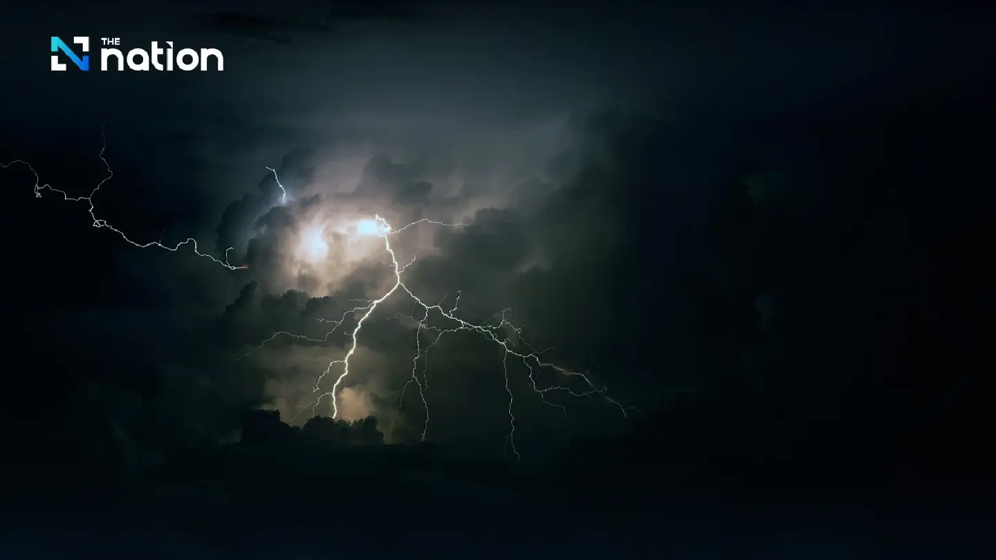 Summer storm lashes Bangkok as North, Northeast brace for hail