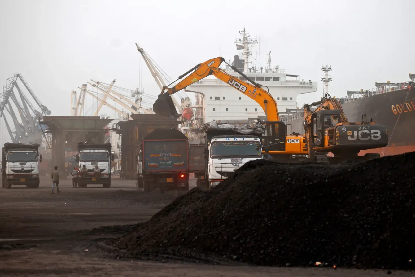 Middle East conflict drives Asia towards coal amid LNG shortages